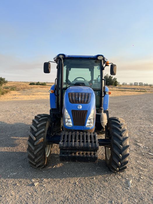 Трактор New holland td5.85