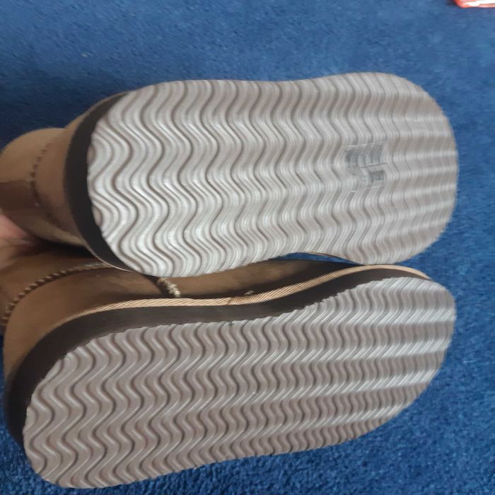 Ghete  stil UGG maro unisex 42 noiH&M piele intoarsa maro jumate pret