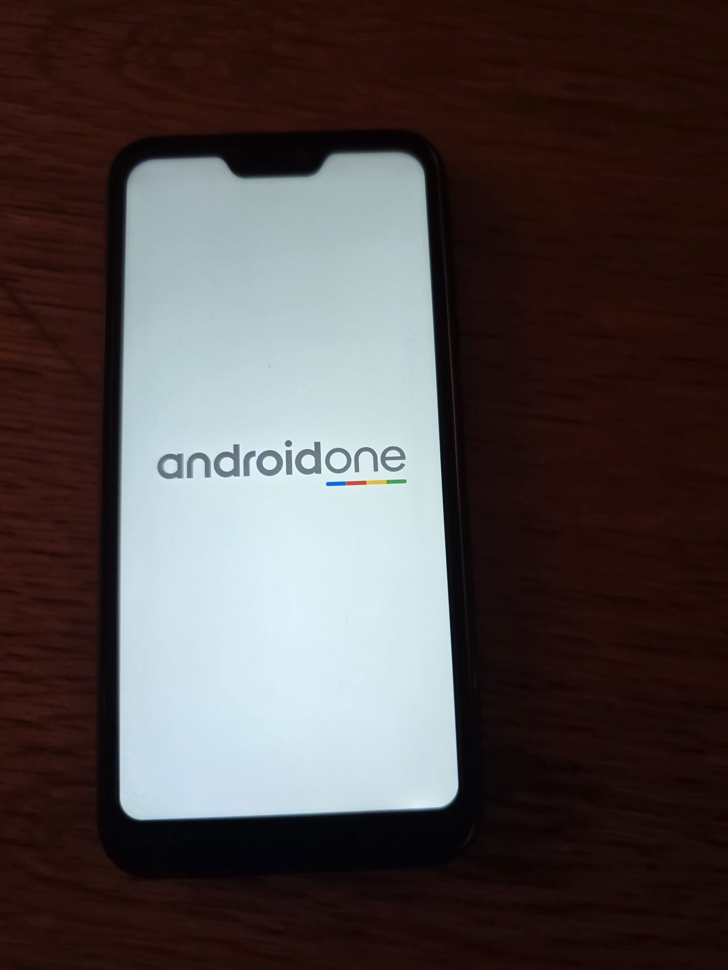 Xiaomi Mi A2 Lite 64GB +32GB два слота за SIM и един за карта памет
