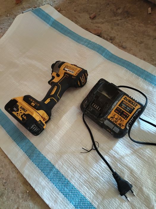 Scule Dewalt .18 volți Rotopercutor Bosch 36v