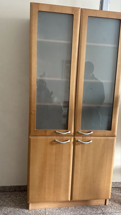 Шкаф с ветрина