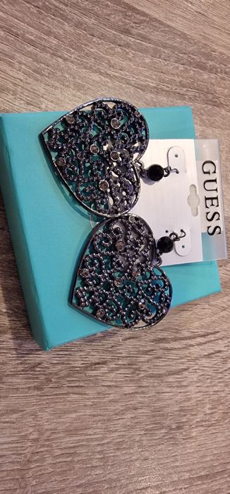 Обеци Guess закупени от САЩ