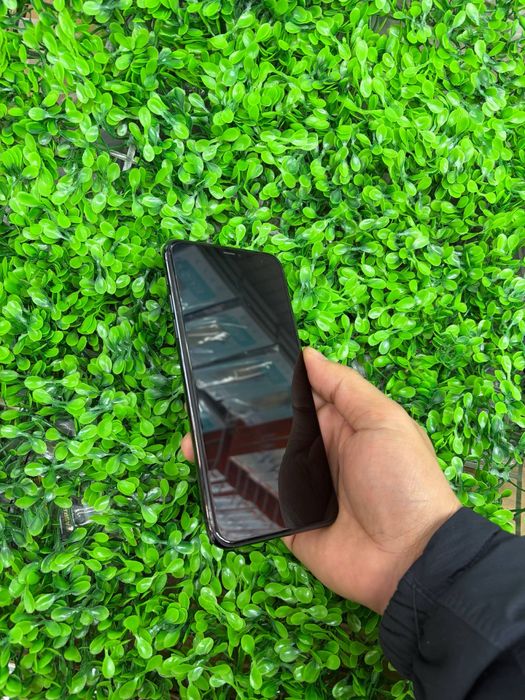 Iphone 11 pro max alo holatda