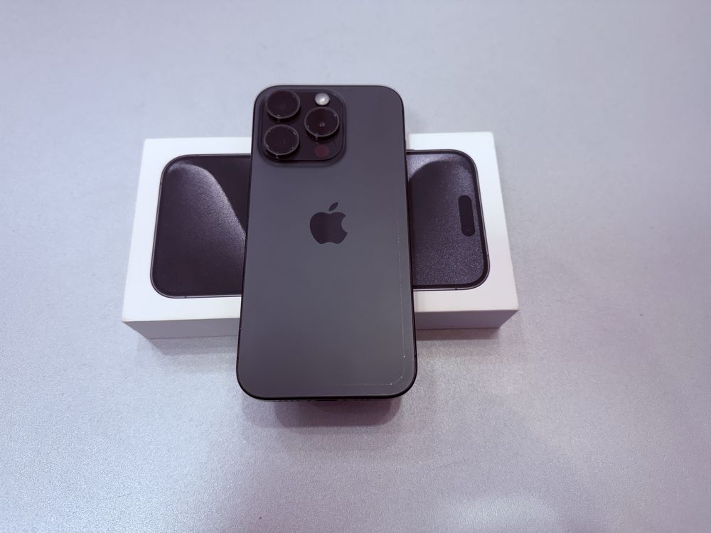 Iphone 15 Pro, 256 gb, Black Titanium, la cutie