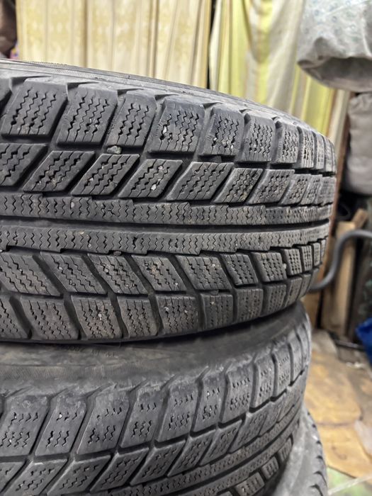 Продам зимнюю резину 195х65х15
