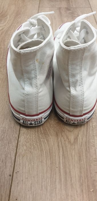 Bascheti marca Converse