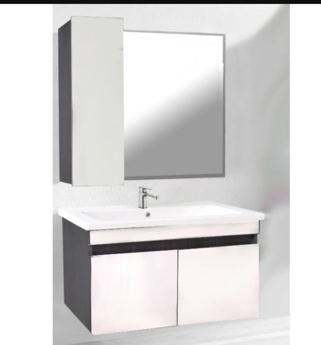 Комплект за баня Материал – ПДЧ/МДФ
Цвят –  корпус венге/фронт бял
Раз