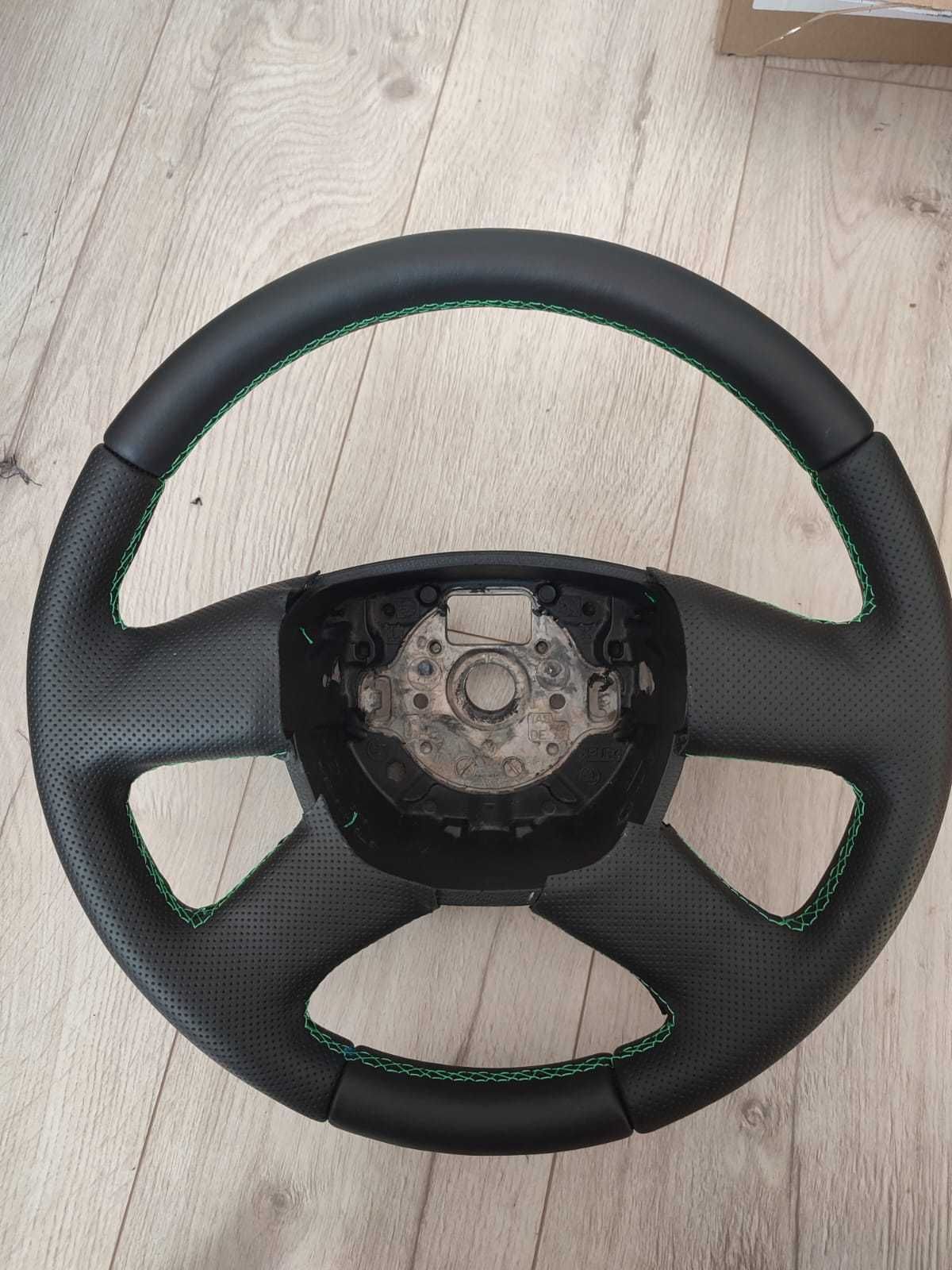 Volan Skoda Octavia 2 fara comenzi, retapitat piele naturala