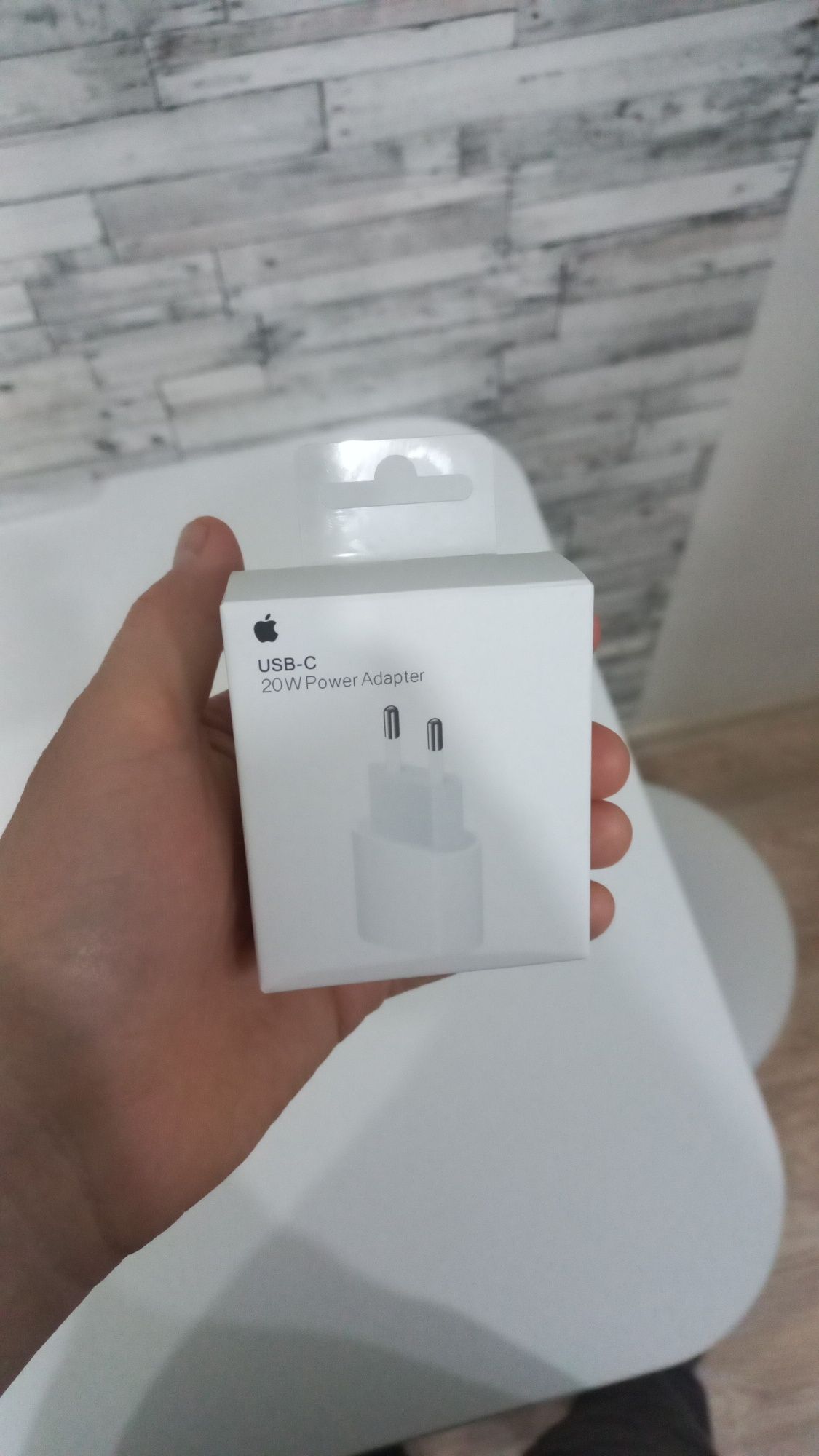 Продам новую зарядку