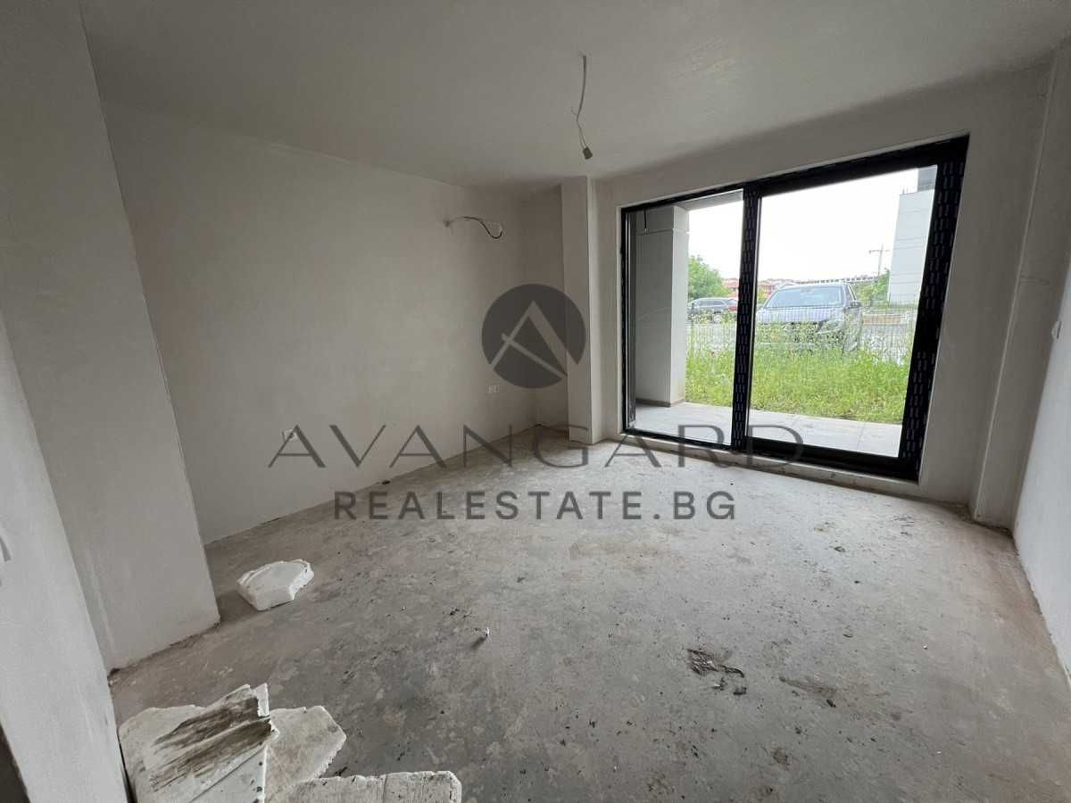 Продава се Двустаен апартамент в Пловдив, Остромила - 110 кв.м за 1060 €/кв.м - Снимка #3