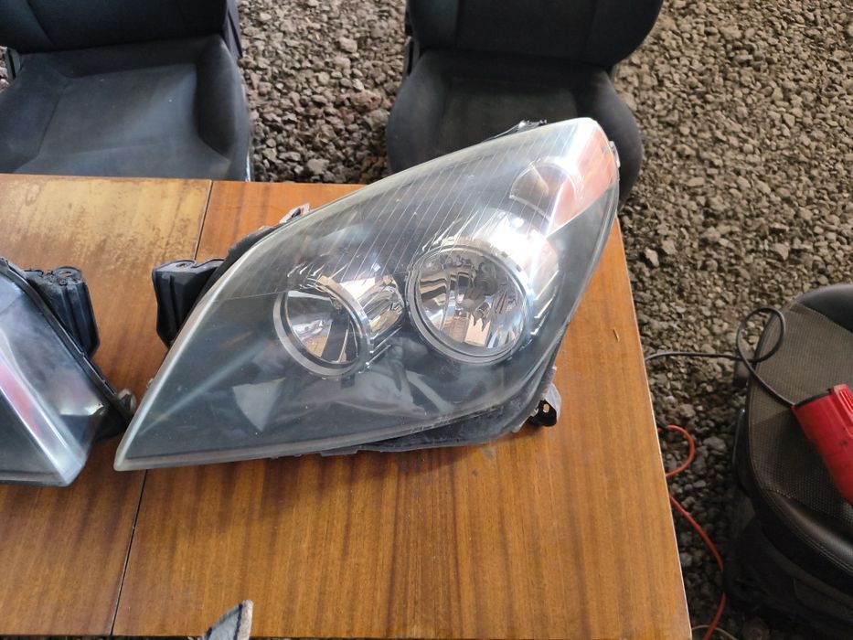 Фарове за Опел Астра Х