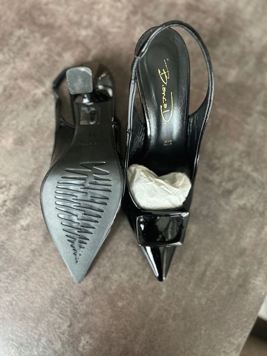 Bianki – черни обувки на ток (лак), номер 38