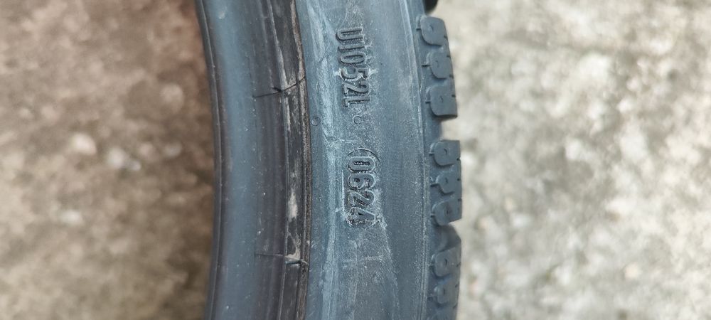 Vând 4 cauciucuri Pirelli 245 35 R19