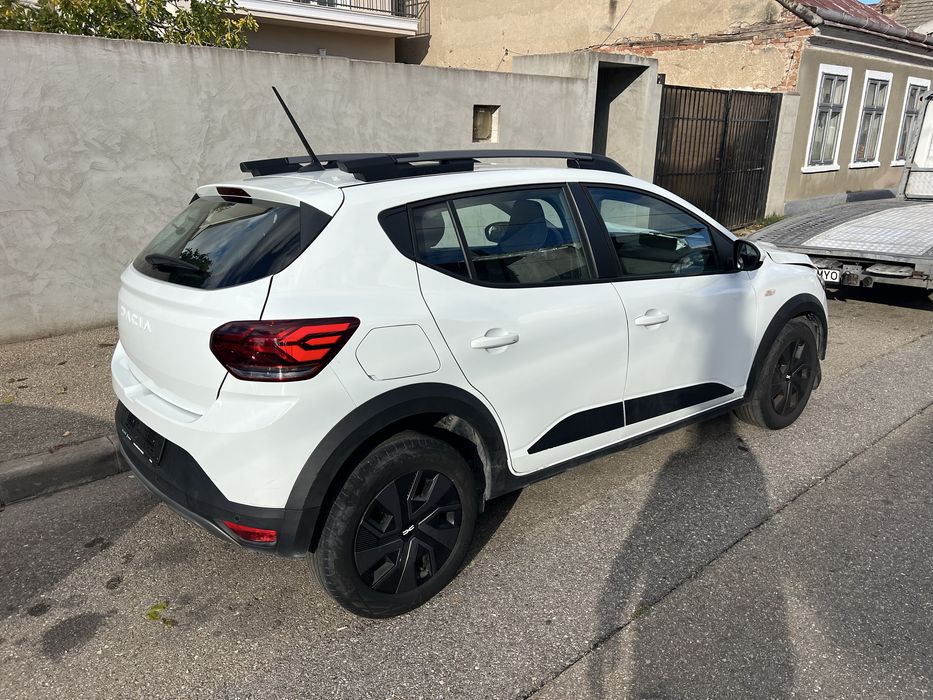 Dacia Sandero Stepway 2024 avariat lovit doar 12 mii km