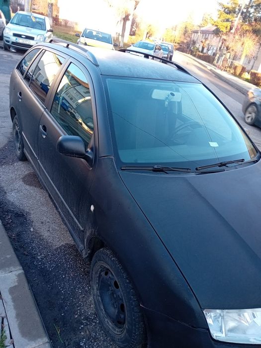 Vând Skoda Fabia 1.4 benzina