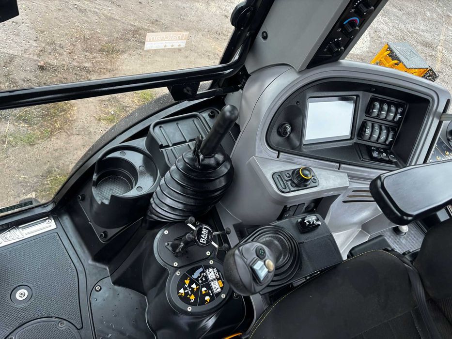 Cînd  JCB 3 cx 2024