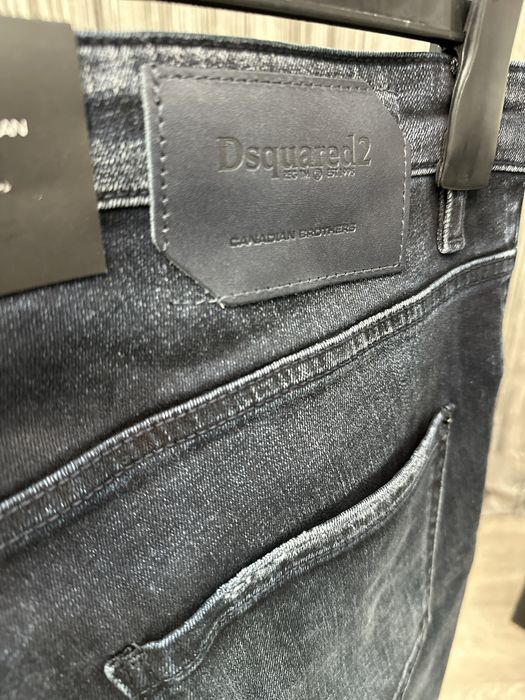 Blugi Dsquared2. Marimi: 50/52/54/56/58