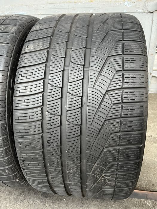 2 бр. зимни гуми 305/30/20 Pirelli 6 mm DOT 3617