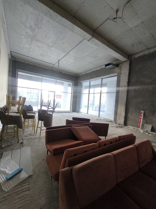 Сдаётся в аренду помещение под общепит! В бизнес центре ул.Махтумкули