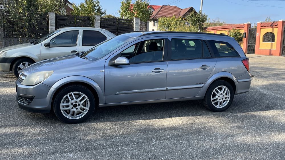 Dezmembrez Astra h 1.9