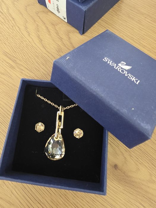 Swarovski колие и обеци