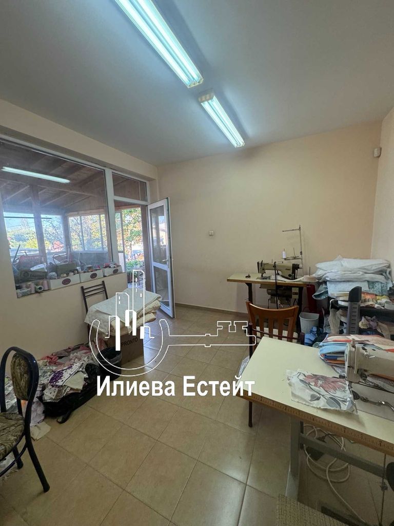 Продава се Промишлена сграда в Димитровград - 383 кв.м за 400 €/кв.м - Снимка #4