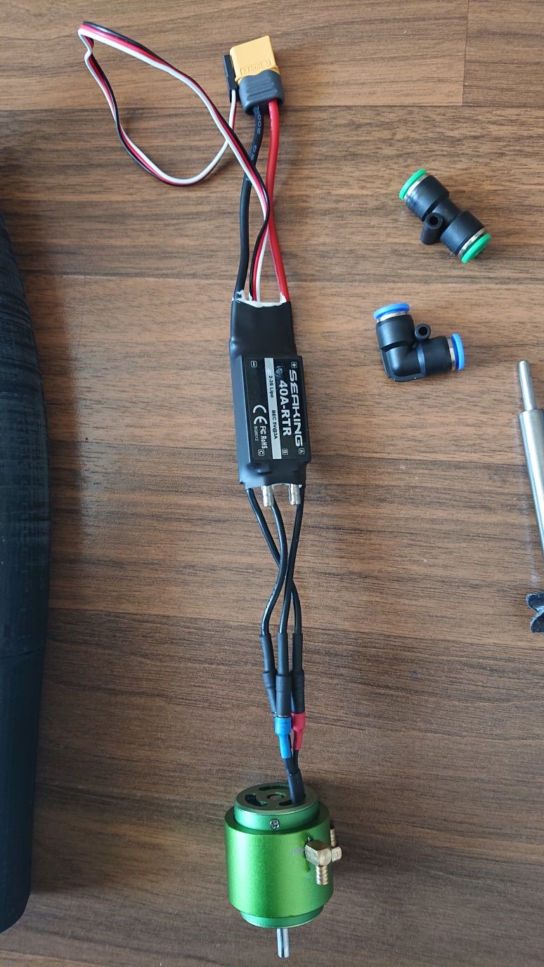 Vând motor brushless cu esc