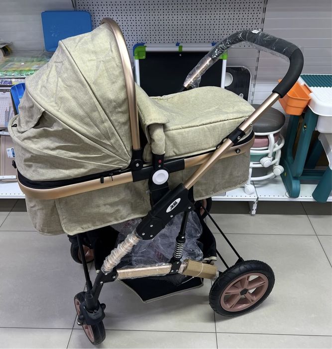 Коляска в отличном состояние