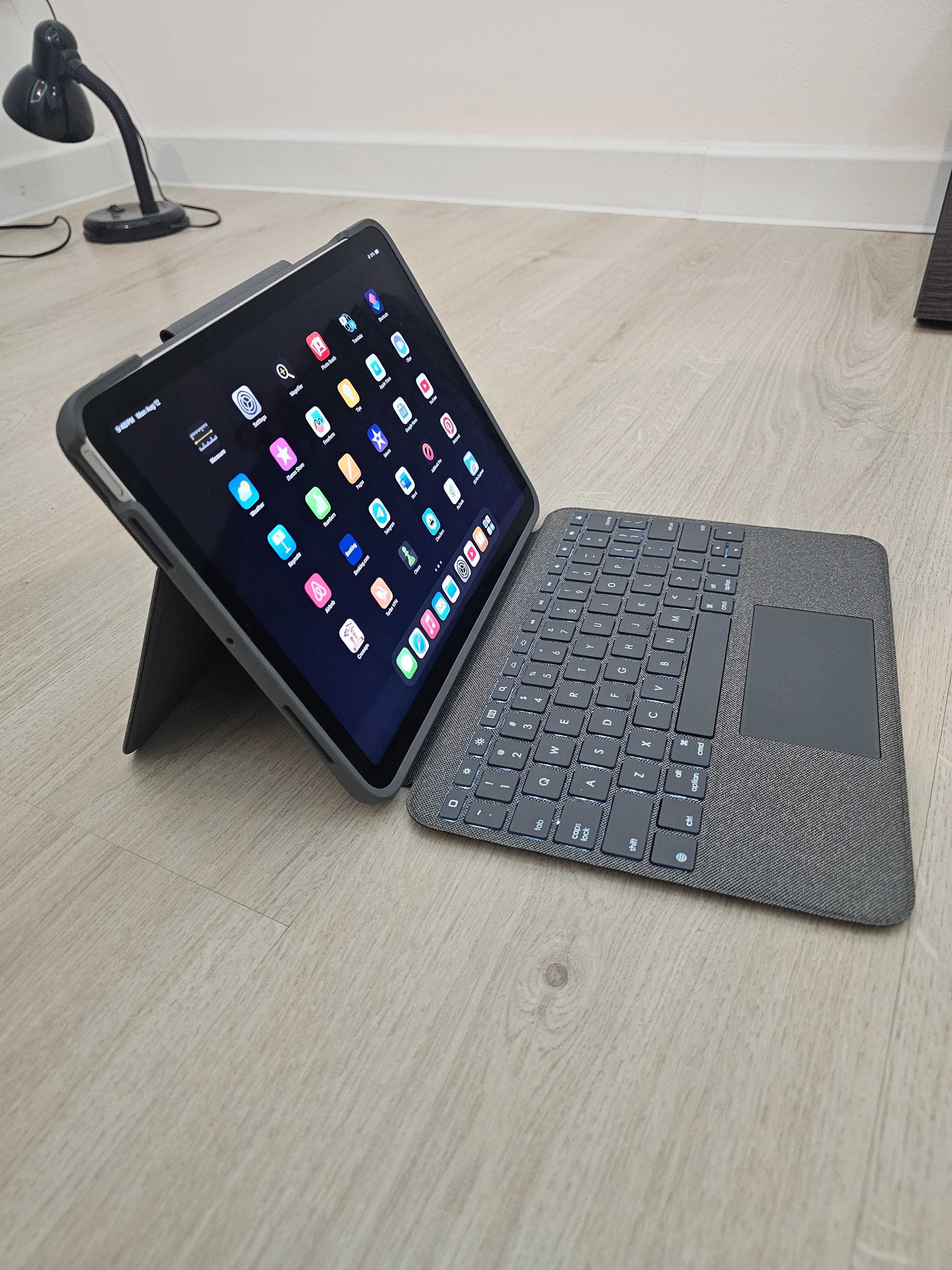 iPad Air 4 Silver + folio touch keyboard