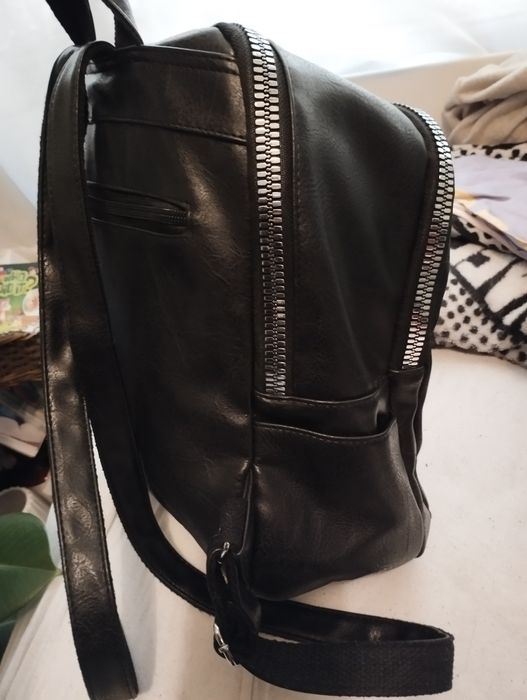 Черна Кожена раница