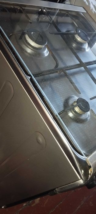 Продается газовая плита Indesit