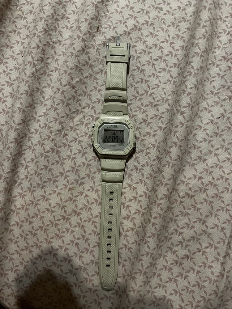 часы casio white