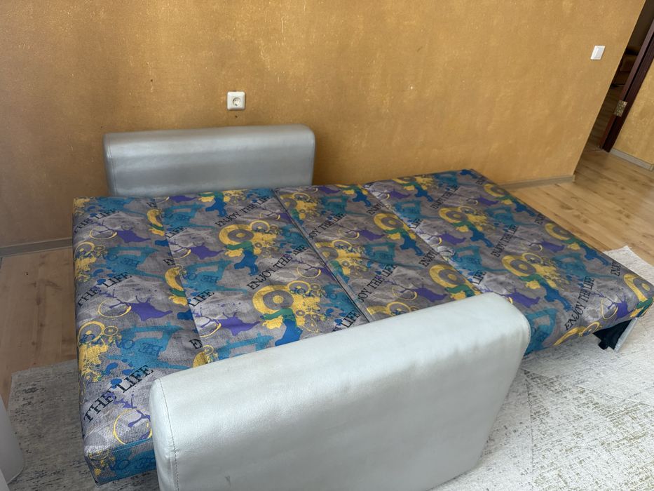 Продается диван-кровать в отличном состоянии