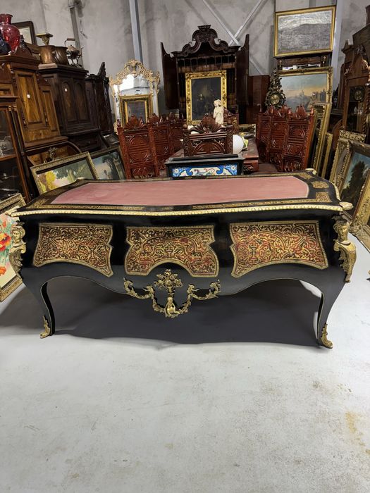 Birou din lemn masiv cu ornamente bronz, stil boulle