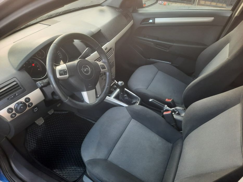 Vând Opel Astra H