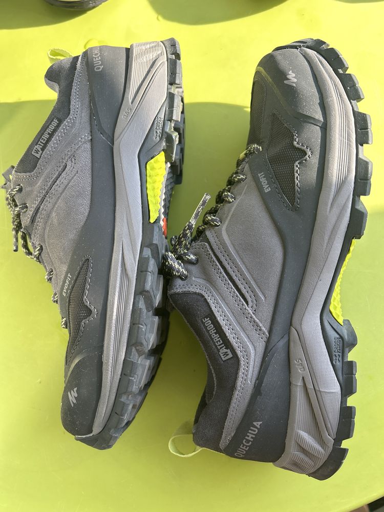 Мъжки непромокаеми обувки за планински преходи mh500, сиви