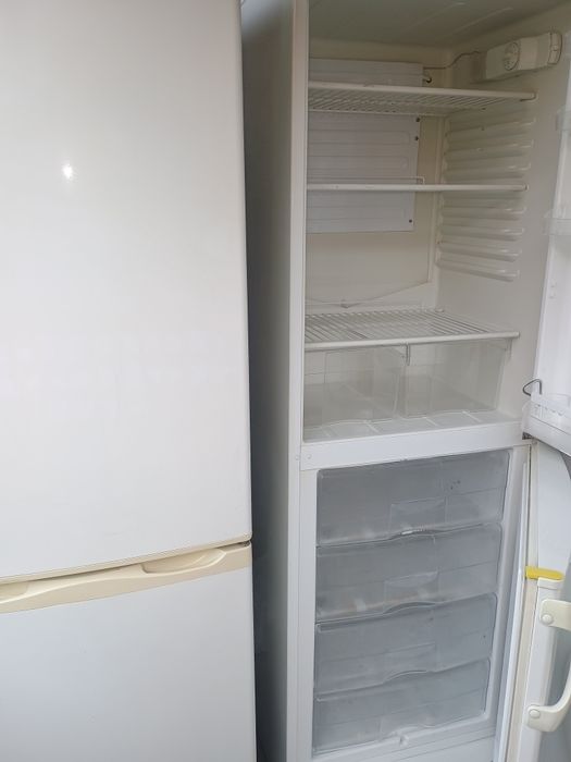 Frigider cu congelator 2 m/ 3 sertare congelator