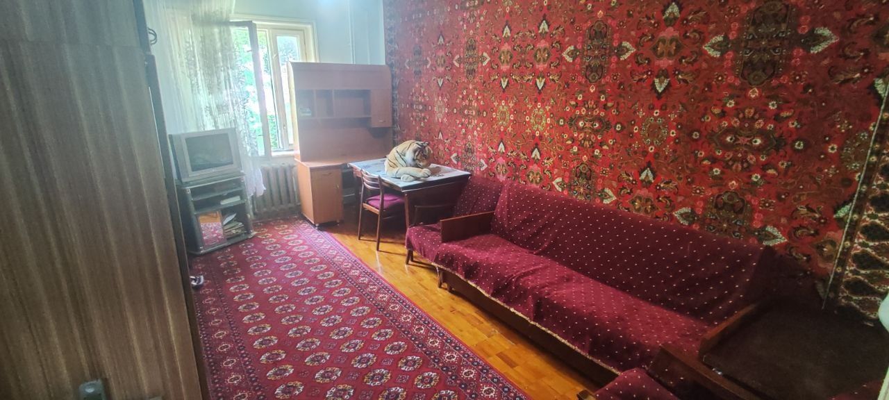 Аренда 2 ком квартира на 2 этаже 5 этажного дома. Авиосозлар 1.
