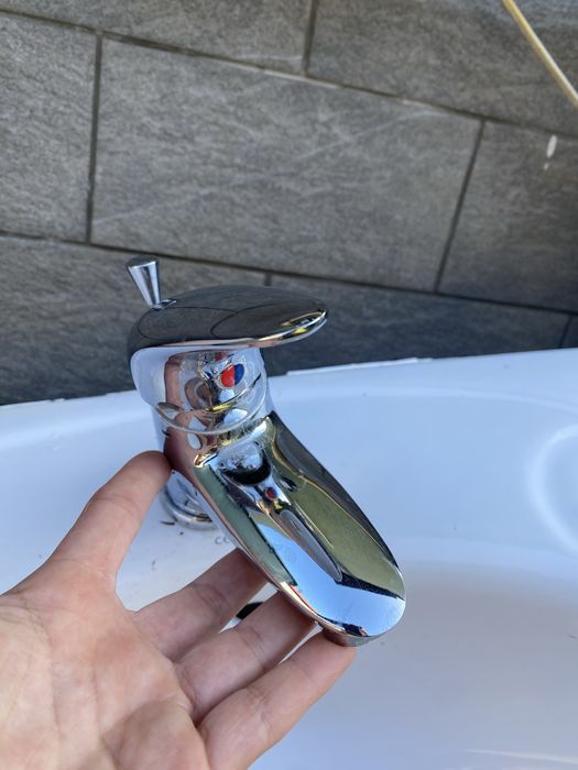 Chiuveta baie, etajera, oglinda si accesorii