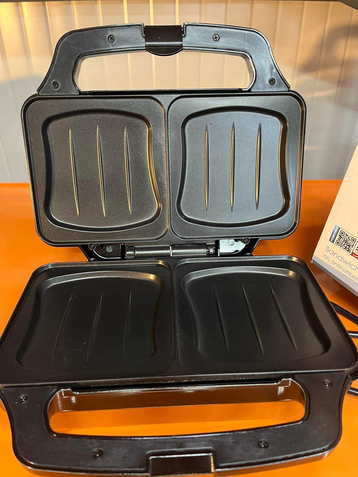 Сандвич тостер Emerio ST-109562, Без изтичане, 900 W