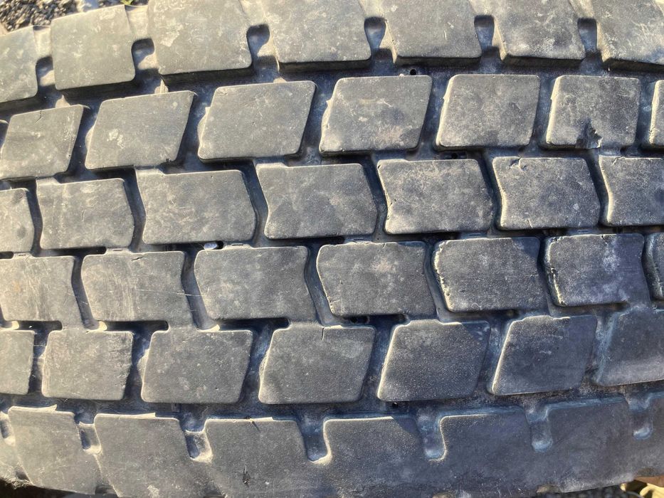 Гуми за камион 235 75 17.5 / 245 70 17.5 dot 21