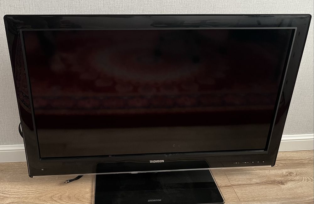 Телевизор Thomson и ТВ приставка Xiaomi