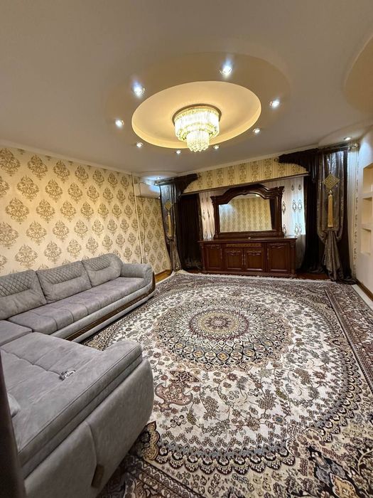 Kvartira sotiladi 3 xonali hamma jihozlari bilan2- etajda 70 kv.m