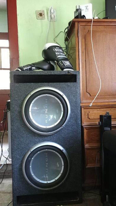 Subwoofer auto punch