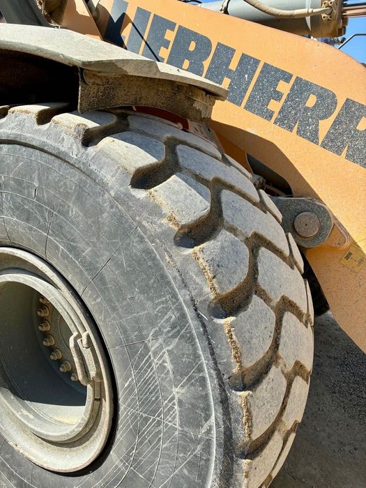 Încărcător frontal Liebherr L 566