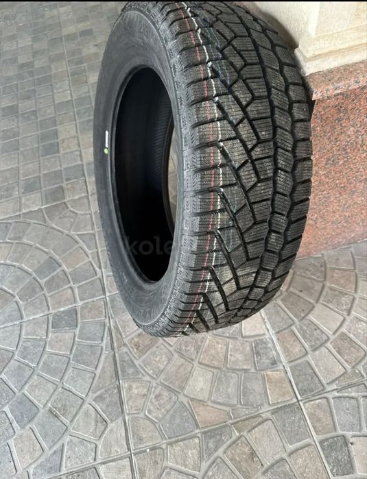 Комплект новых зимних шин