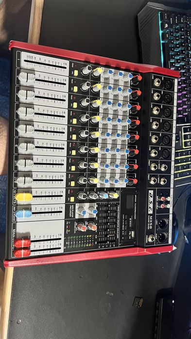 Mixer activ DSE MC58 cu putere amplificare