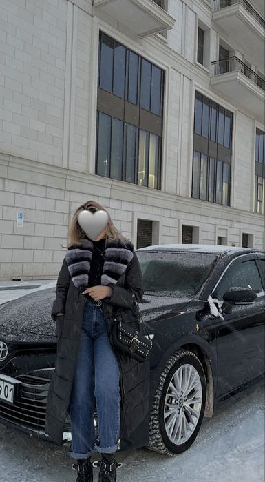 Продам куртку с воротником эко шиншиллы