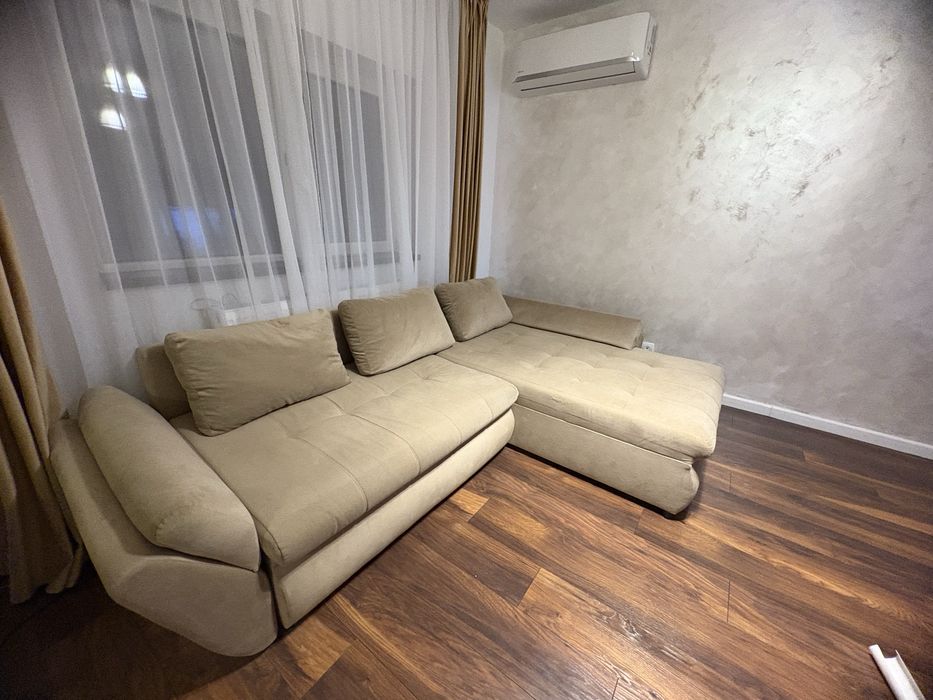 Canapea colțar extensibilă cu ladă de depozitare – 232 cm x 170 cm