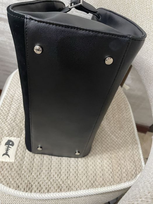 Продам сумку новую, в замше и кожпрессовки